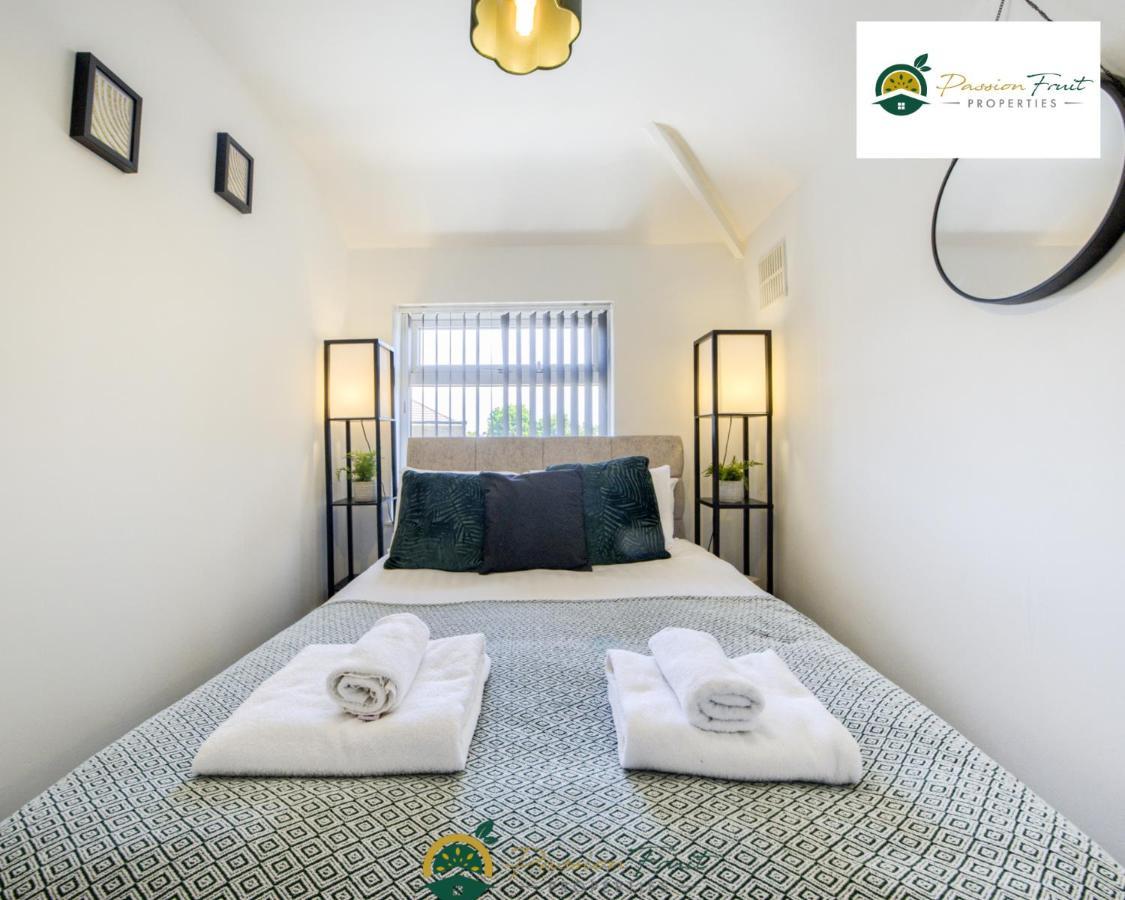 3 Bedroom Coventry House By Passionfruitproperties With Free Wi-Fi, Large Garden And Driveway - 52Nrc Екстериор снимка