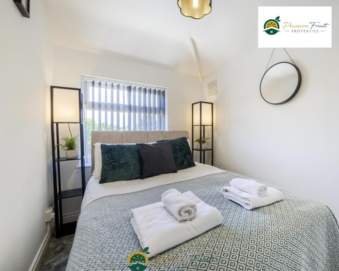 3 Bedroom Coventry House By Passionfruitproperties With Free Wi-Fi, Large Garden And Driveway - 52Nrc Екстериор снимка