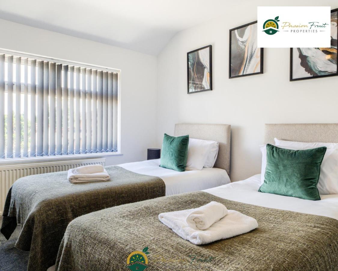 3 Bedroom Coventry House By Passionfruitproperties With Free Wi-Fi, Large Garden And Driveway - 52Nrc Екстериор снимка
