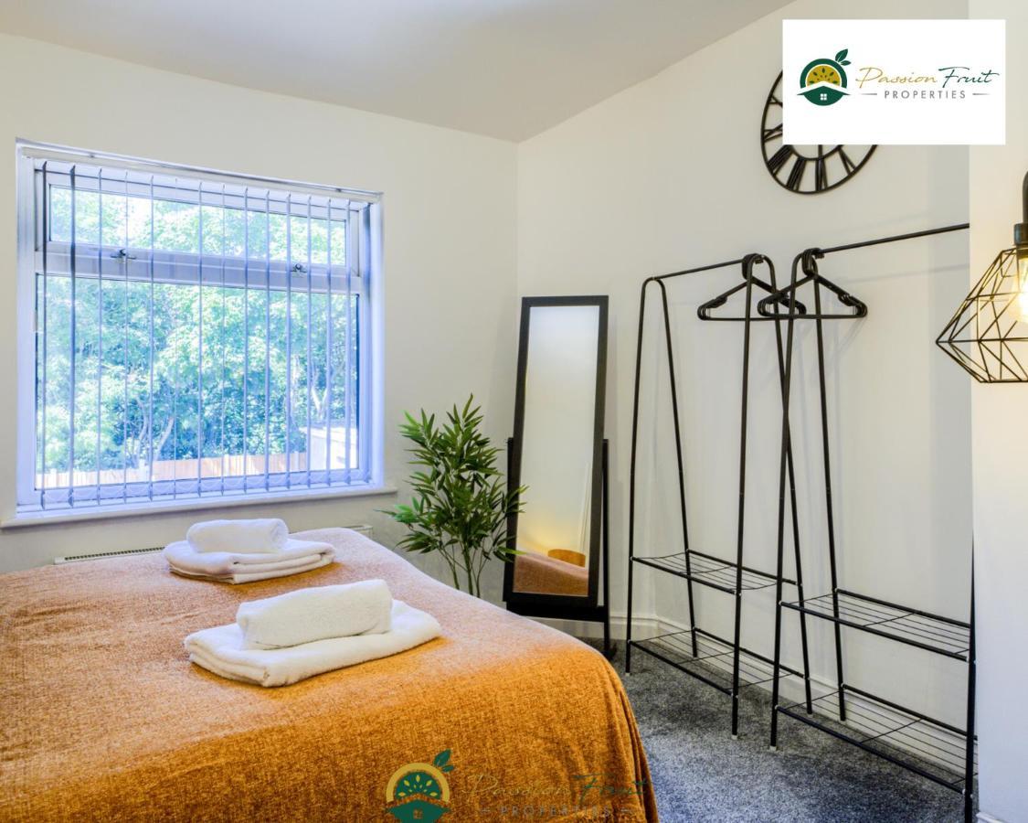 3 Bedroom Coventry House By Passionfruitproperties With Free Wi-Fi, Large Garden And Driveway - 52Nrc Екстериор снимка