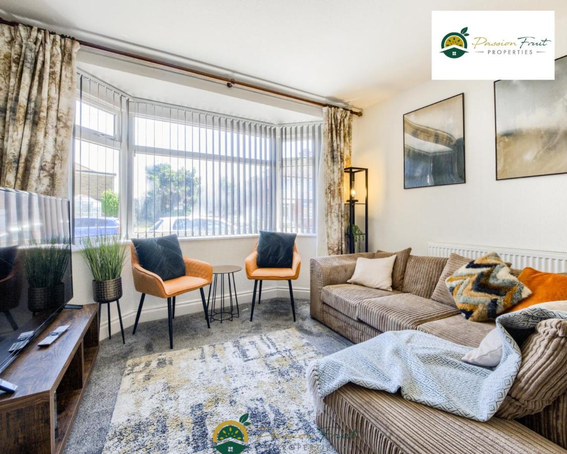 3 Bedroom Coventry House By Passionfruitproperties With Free Wi-Fi, Large Garden And Driveway - 52Nrc Екстериор снимка