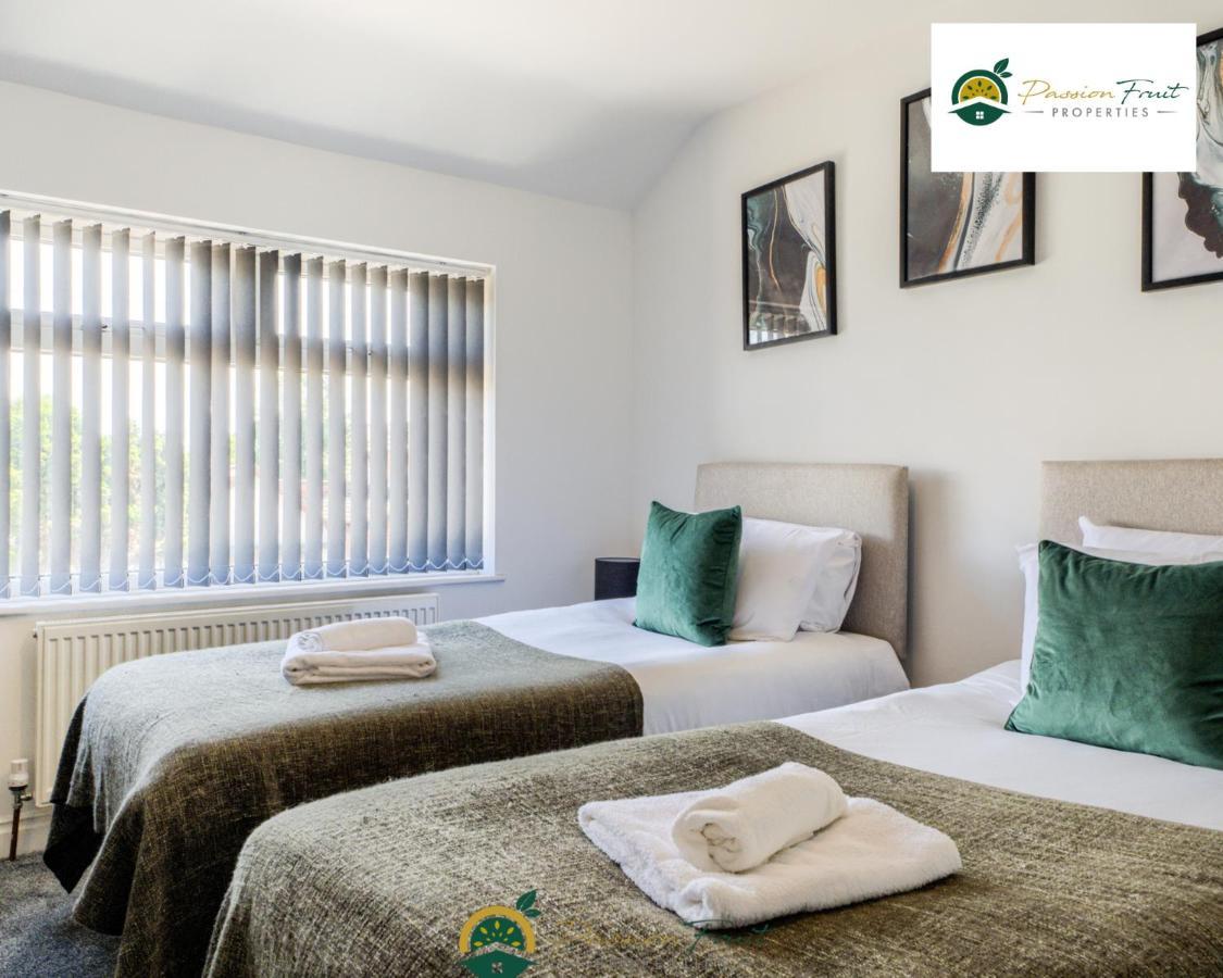 3 Bedroom Coventry House By Passionfruitproperties With Free Wi-Fi, Large Garden And Driveway - 52Nrc Екстериор снимка