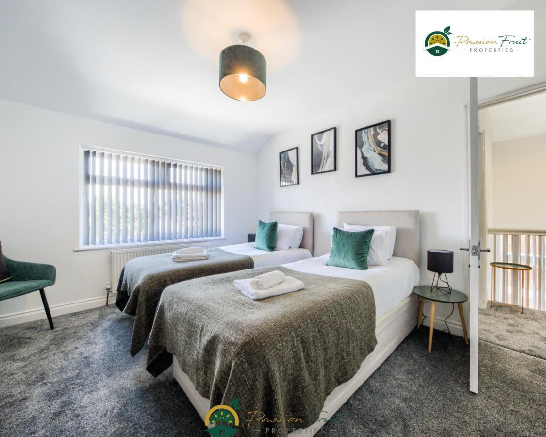 3 Bedroom Coventry House By Passionfruitproperties With Free Wi-Fi, Large Garden And Driveway - 52Nrc Екстериор снимка